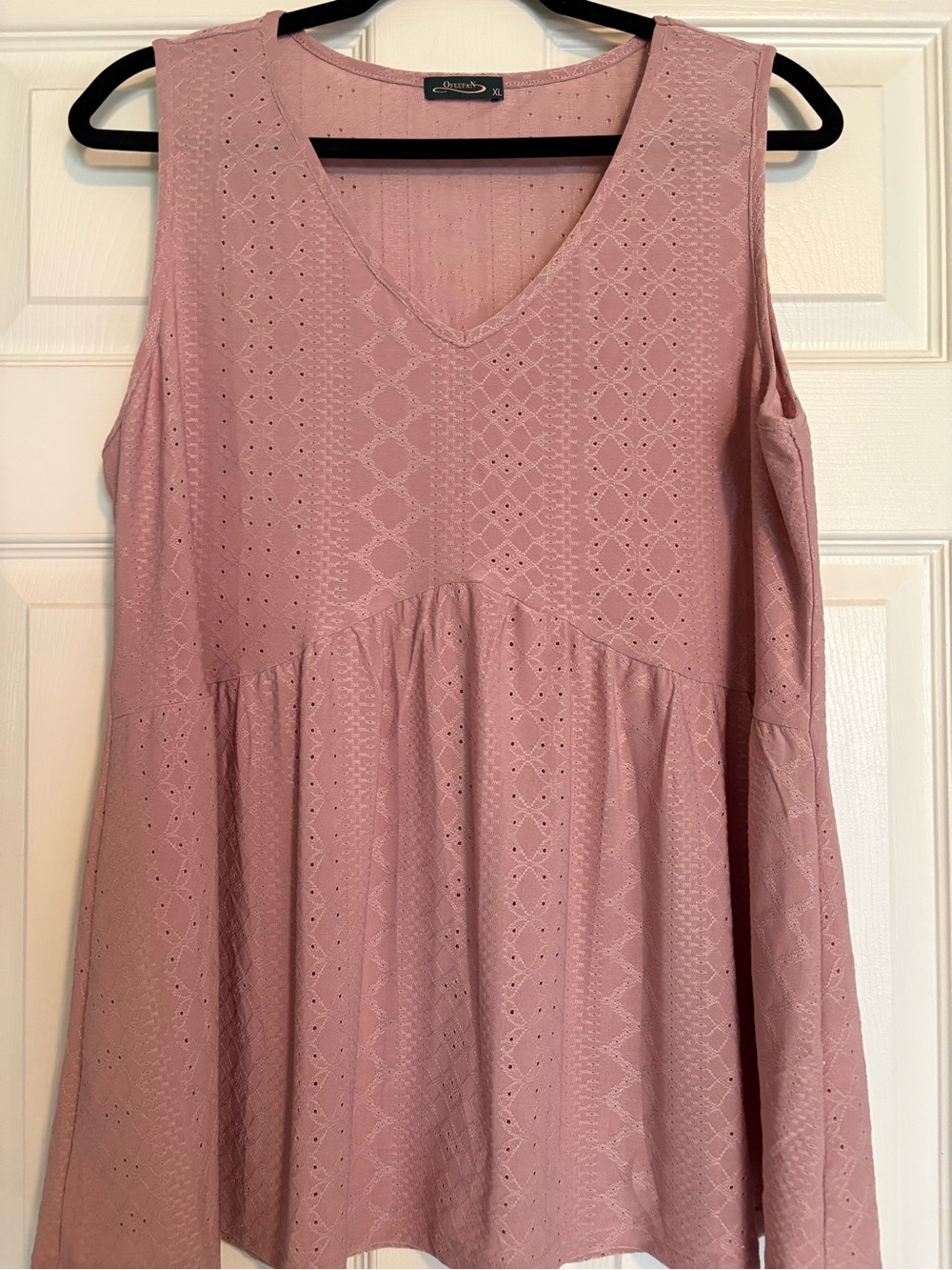 Coldwater Creek Pink Eyelet Cold-Shoulder Tank Top